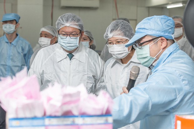 在“平庸之恶”与台湾日常之间 析袁莉之论